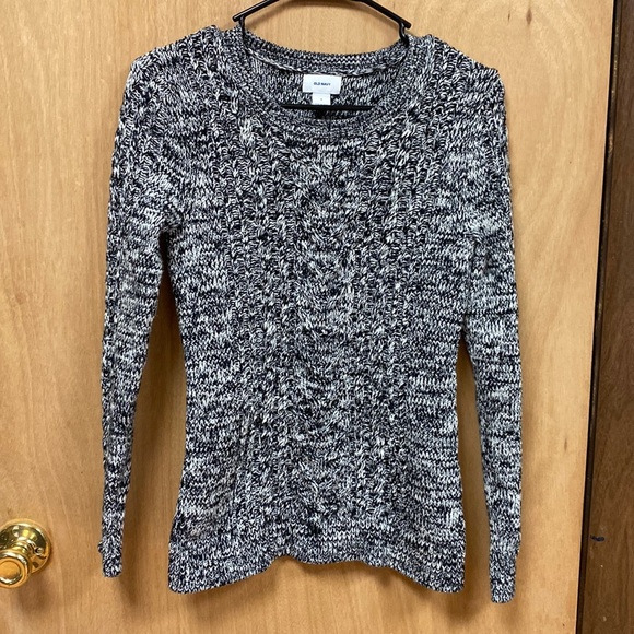 Old Navy sweater size small. - Picture 1 of 3
